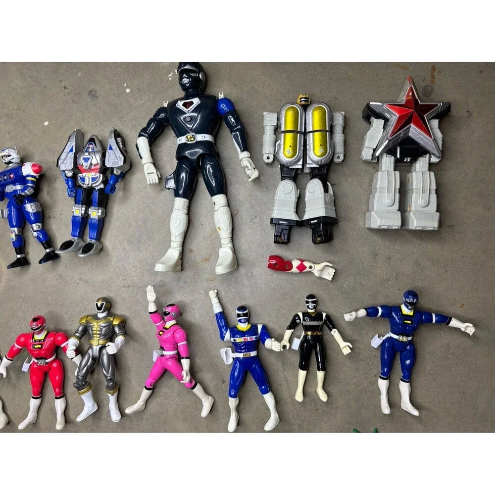 Lot Of 20 Assorted Power Ranger Figures Vintage and Modern